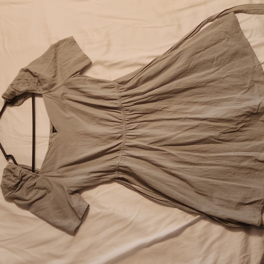 Sweetheart neckline dress with puffy sleeves